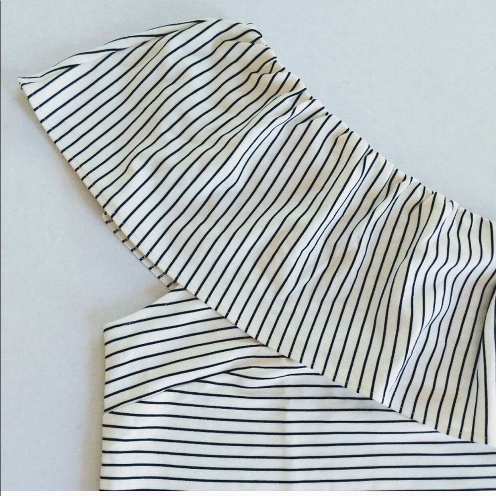 NWT - Ann Taylor 1 shoulder striped top